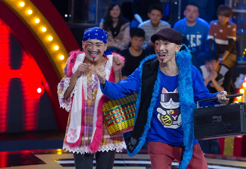 潘长江版《倍儿爽》网络爆火 昨晚《谁能逗乐》掀幽默狂潮