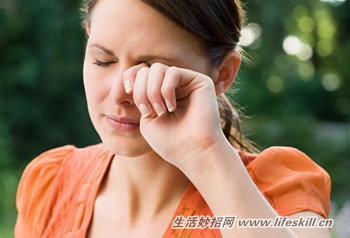 长时间使用手机、电脑,小心干眼症!