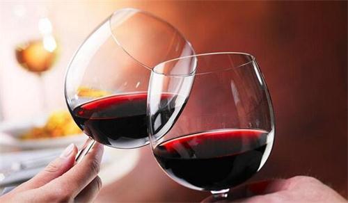 如何从酒瓶类型判断葡萄酒种类? 鉴赏红酒从酒