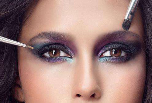 如何化妆遮盖眼袋 七个小技巧学起来!