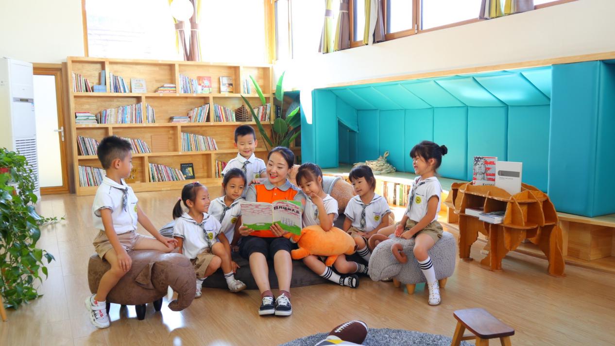 青岛春之都红黄蓝幼儿园:培养自信、知礼、乐“玩”的孩子 