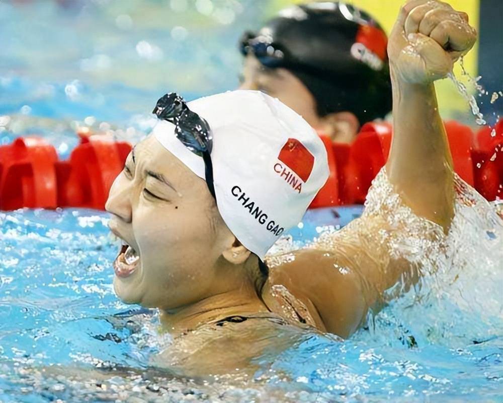 游泳世界冠军称在酒店遭暴力威胁 客