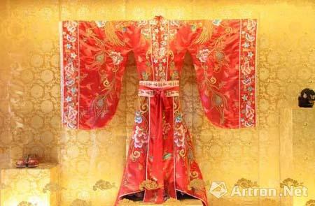 清朝皇帝的龙袍里面到底隐藏着什么秘密?