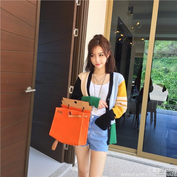 国民老公王思聪谈加微信好友标准:只加长得好看的女生