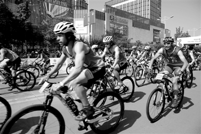 龙门山山地挑战赛鸣枪 只要够胆量65万大奖等您来拿