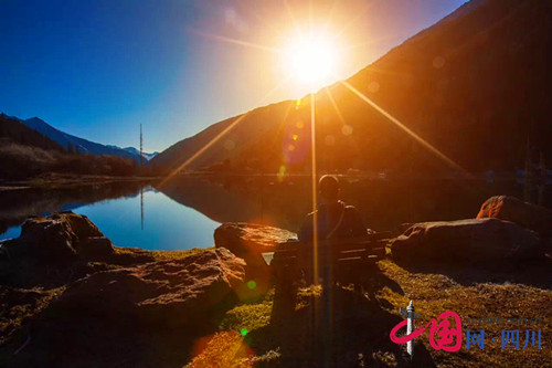 达古冰山以全域旅游+体育 推出“游草原·登冰山”消夏狂欢之旅