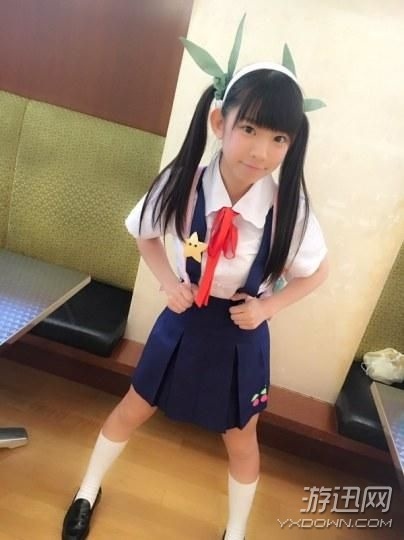这才是真正的“童颜”!20岁美女完美Cos动漫小学生