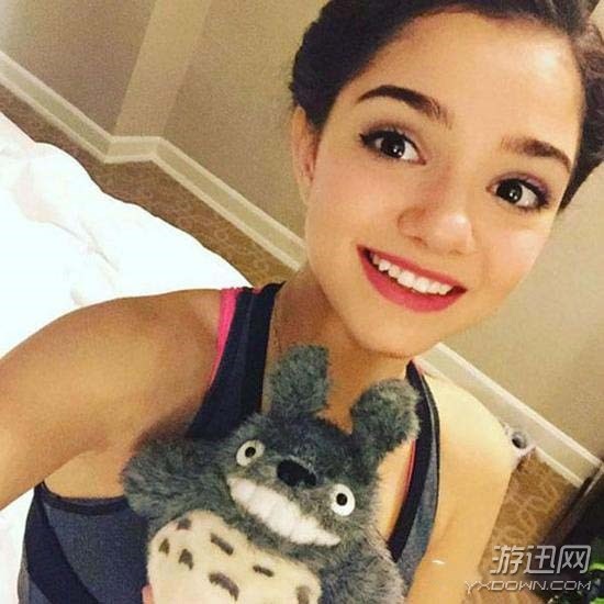 俄16岁花滑公主表演冰上《美少女战士》 还原度爆表! 俄16岁花滑公主表演冰上《美少女战士》 还原度爆表!