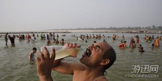 能洗涤罪恶?印度邮局正式出售恒河水 一瓶1.5元起售 能洗涤罪恶?印度邮局官方出售恒河水 一瓶1.5元起售