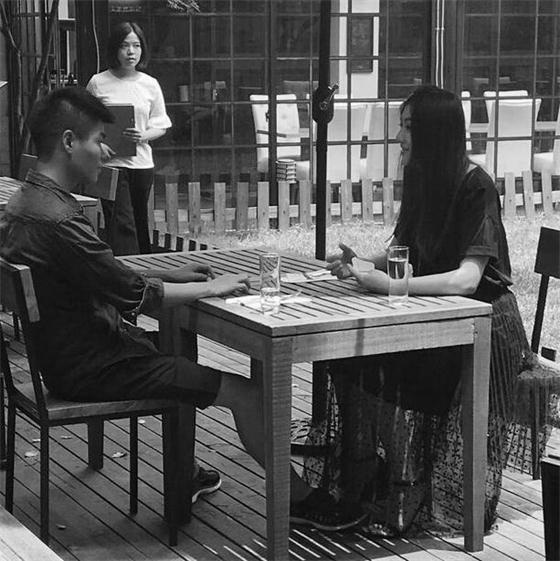 《LOL》主播小苍mm和大哥同居了?大哥深夜微博发狗粮