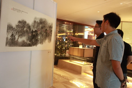 中国画名家作品义卖展在岷山饭店举行