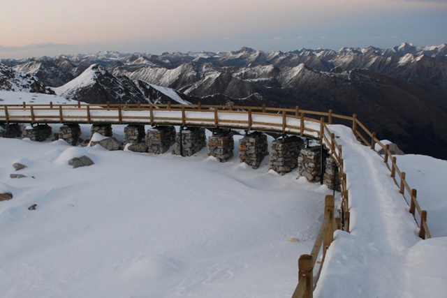 达古冰山被评为“2017年四川最值得期待的旅游目的地”